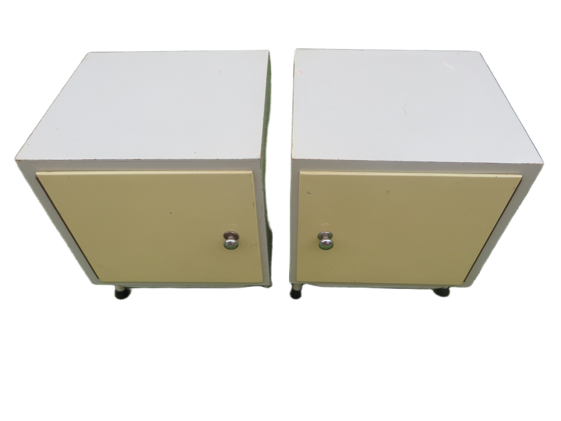 Twee Finse jaren 50/60 nachtkastjes