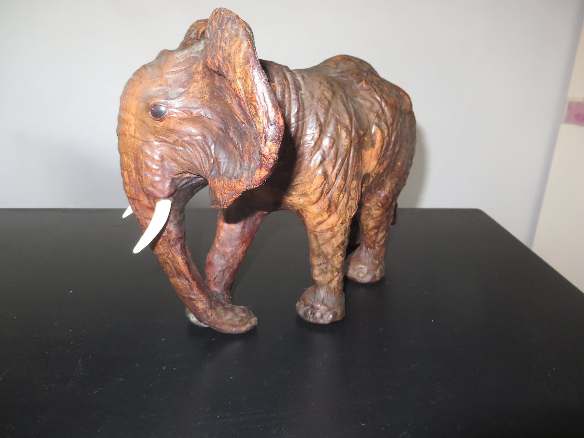 Lederen Olifant Beeld – Mid-Century Design (26 cm)