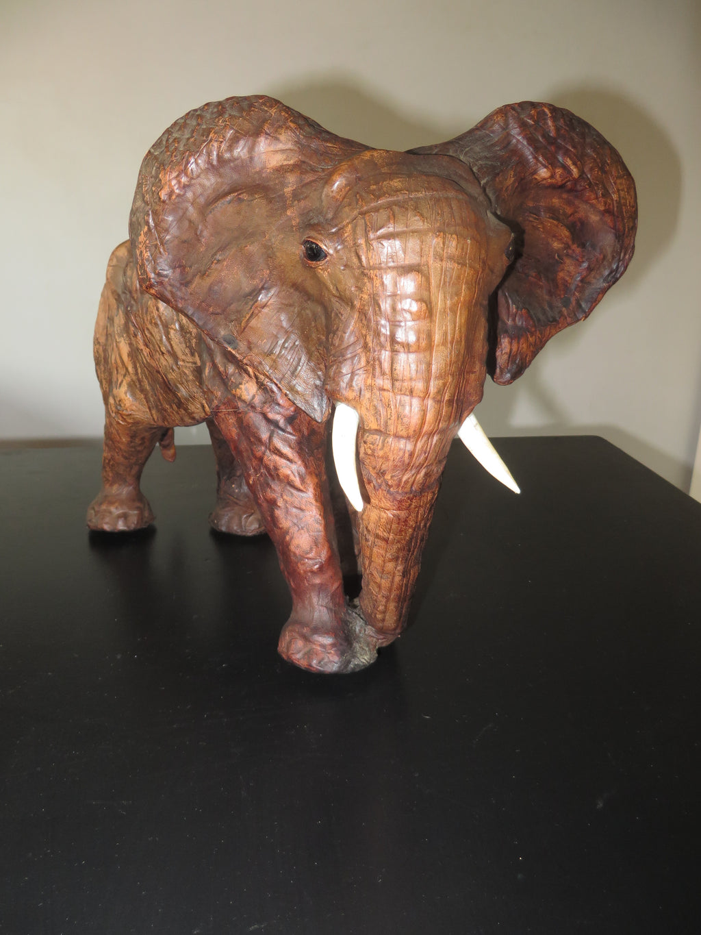 Lederen Olifant Beeld – Mid-Century Design (26 cm)