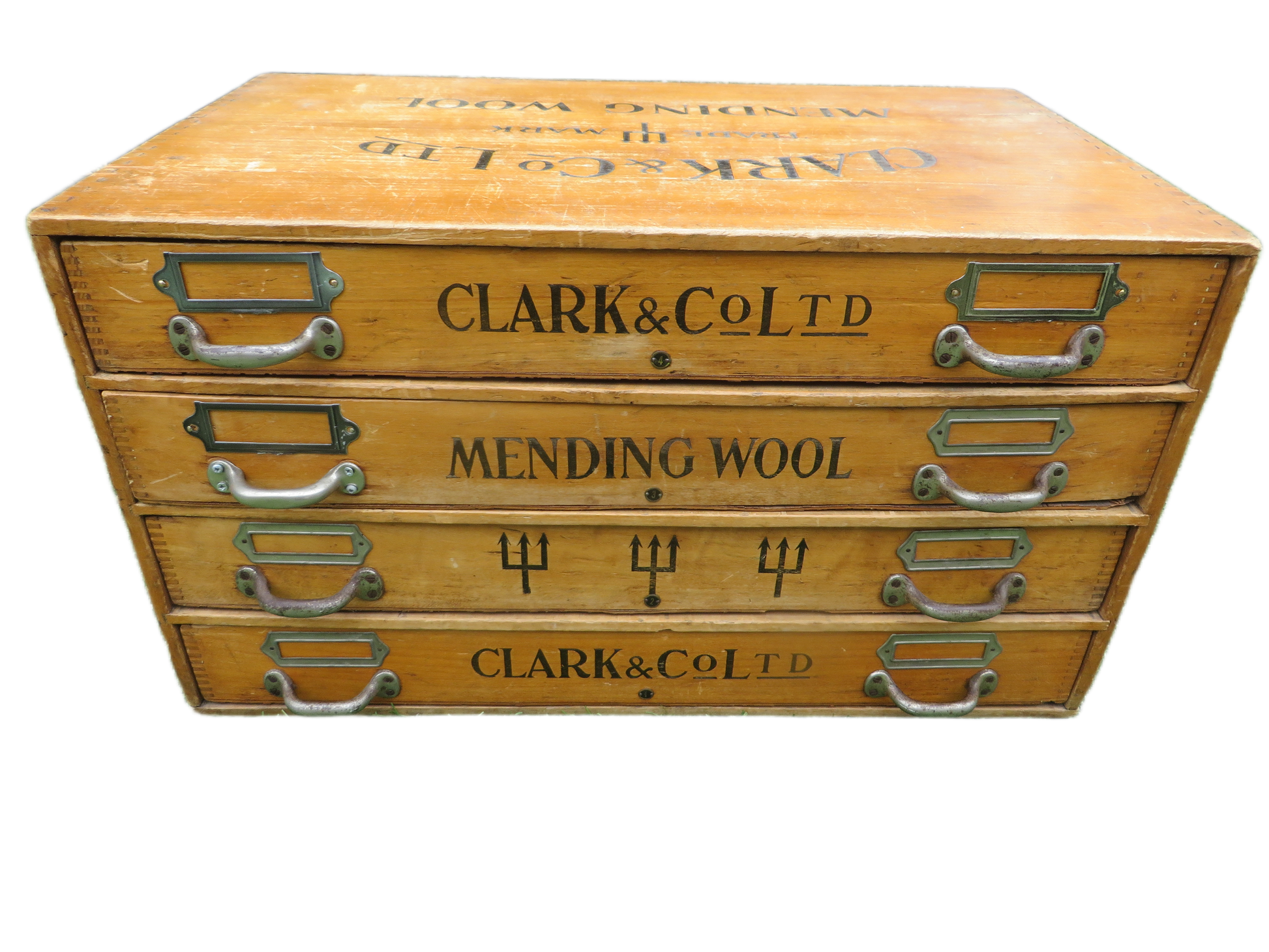Antieke Fourniturenkast Clark & Co Ltd - "Mending Wool" 1920